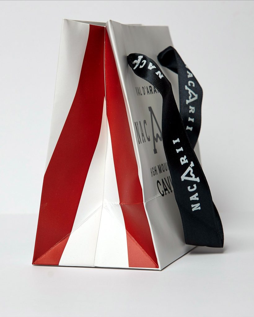 Bag with printed ribbon